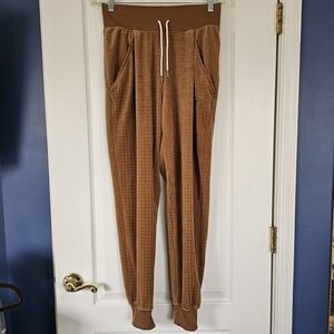 EUC Women's Brown/Tan Grid Pattern High Rise Straight Fit Joggers S